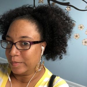 Meet your Posher, Nicole